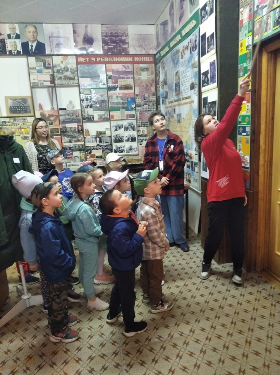 Школа № 6 Лениногорска провела День открытых дверей в своем музее «Родная земля»