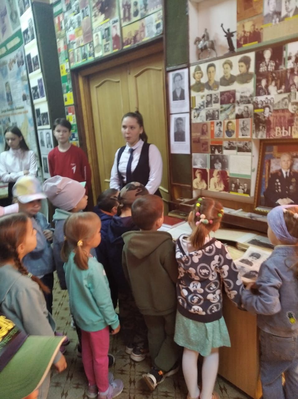 Школа № 6 Лениногорска провела День открытых дверей в своем музее «Родная земля»