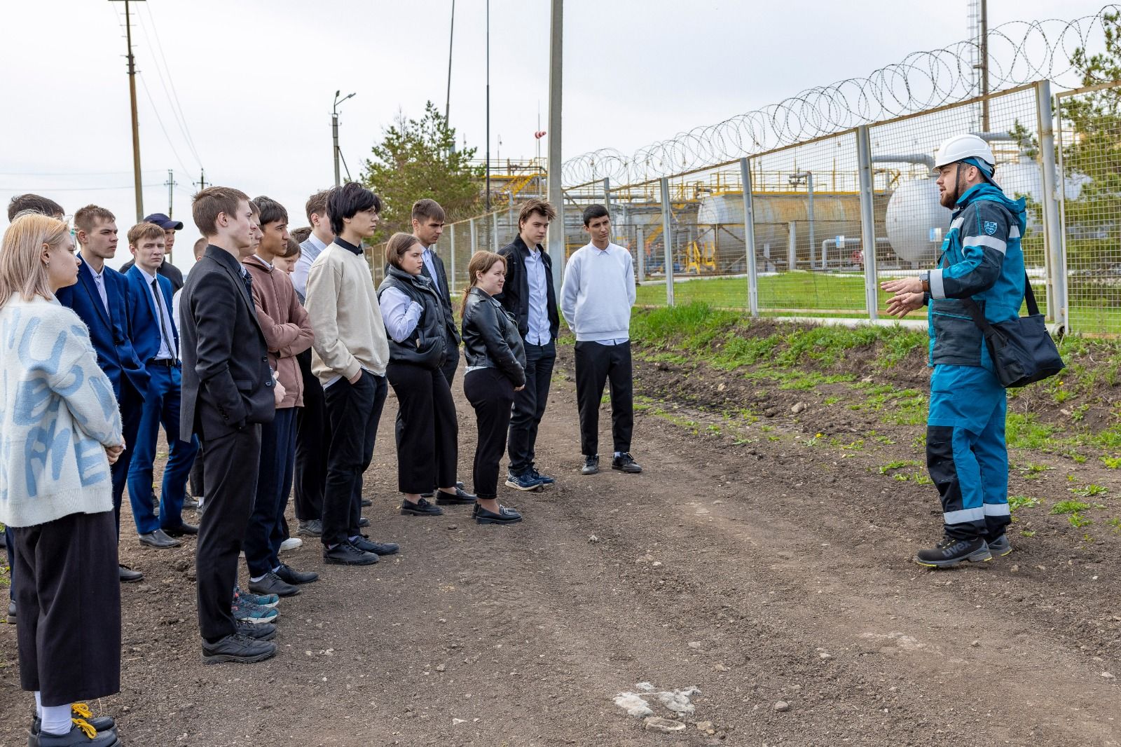 Студенты Лениногорского нефтяного техникума побывали на производственных объектах компании «Татнефть» в Лениногорском районе.