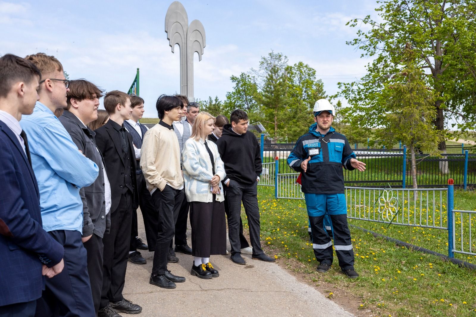Студенты Лениногорского нефтяного техникума побывали на производственных объектах компании «Татнефть» в Лениногорском районе.