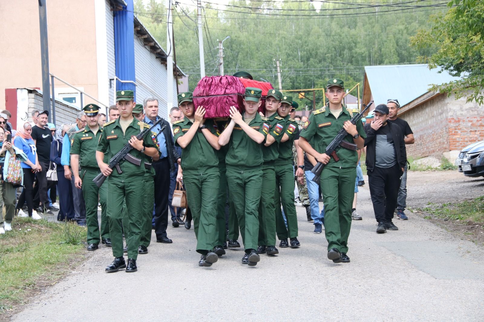 27 июня в Лениногорске простились с погибшим мобилизованным Ренатом Насыбуллиным