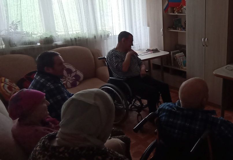 Жители дома-интерната для инвалидов Лениногорска посмотрели фильм «А зори здесь тихие»