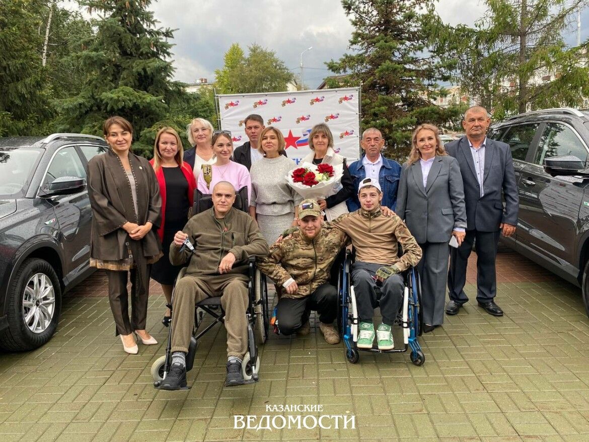 Ветеран СВО из Лениногорска получил автомобиль