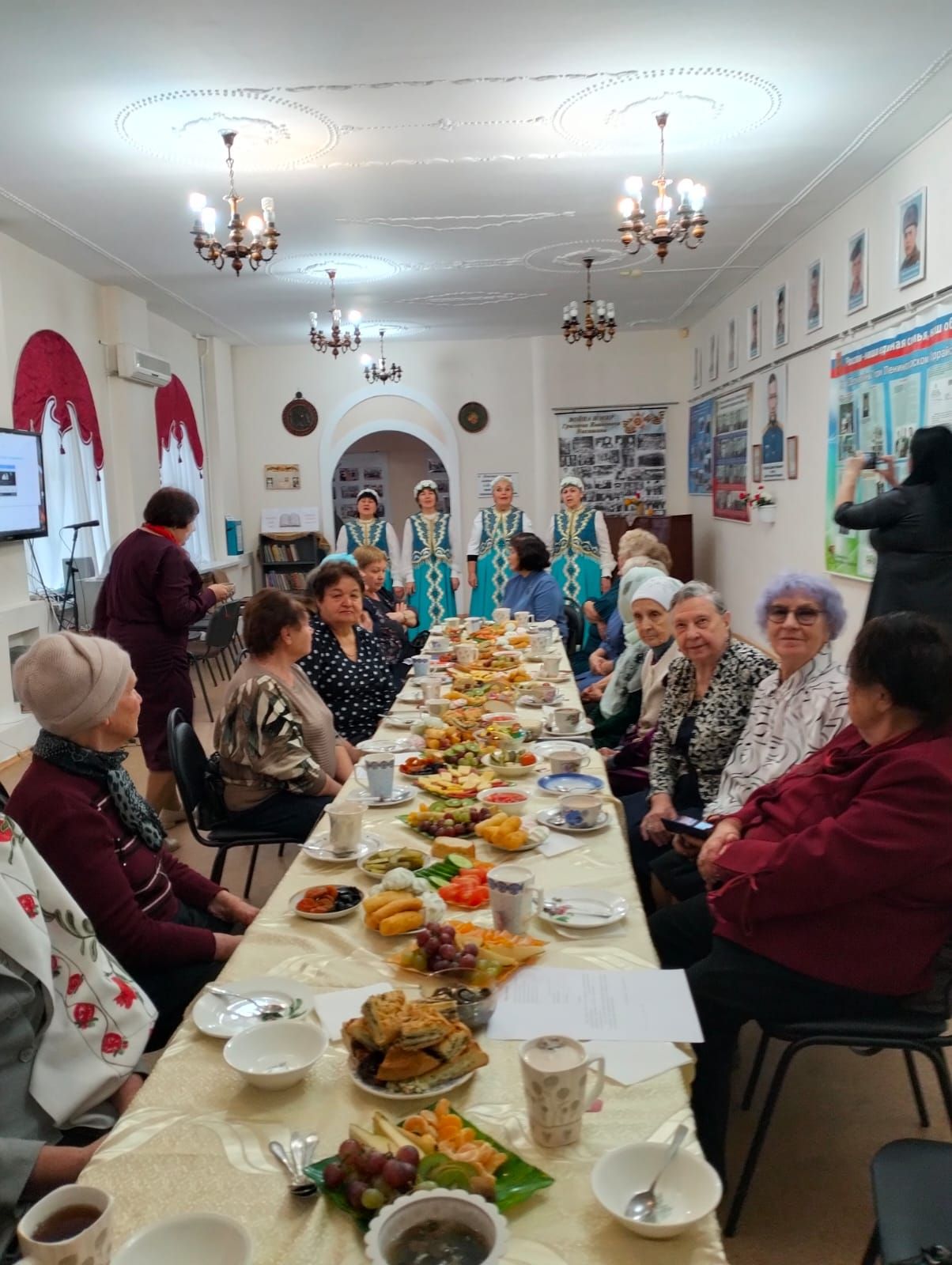 В Совете ветеранов Лениногорска прошел час доброты «Любовью материнской мы согреты»