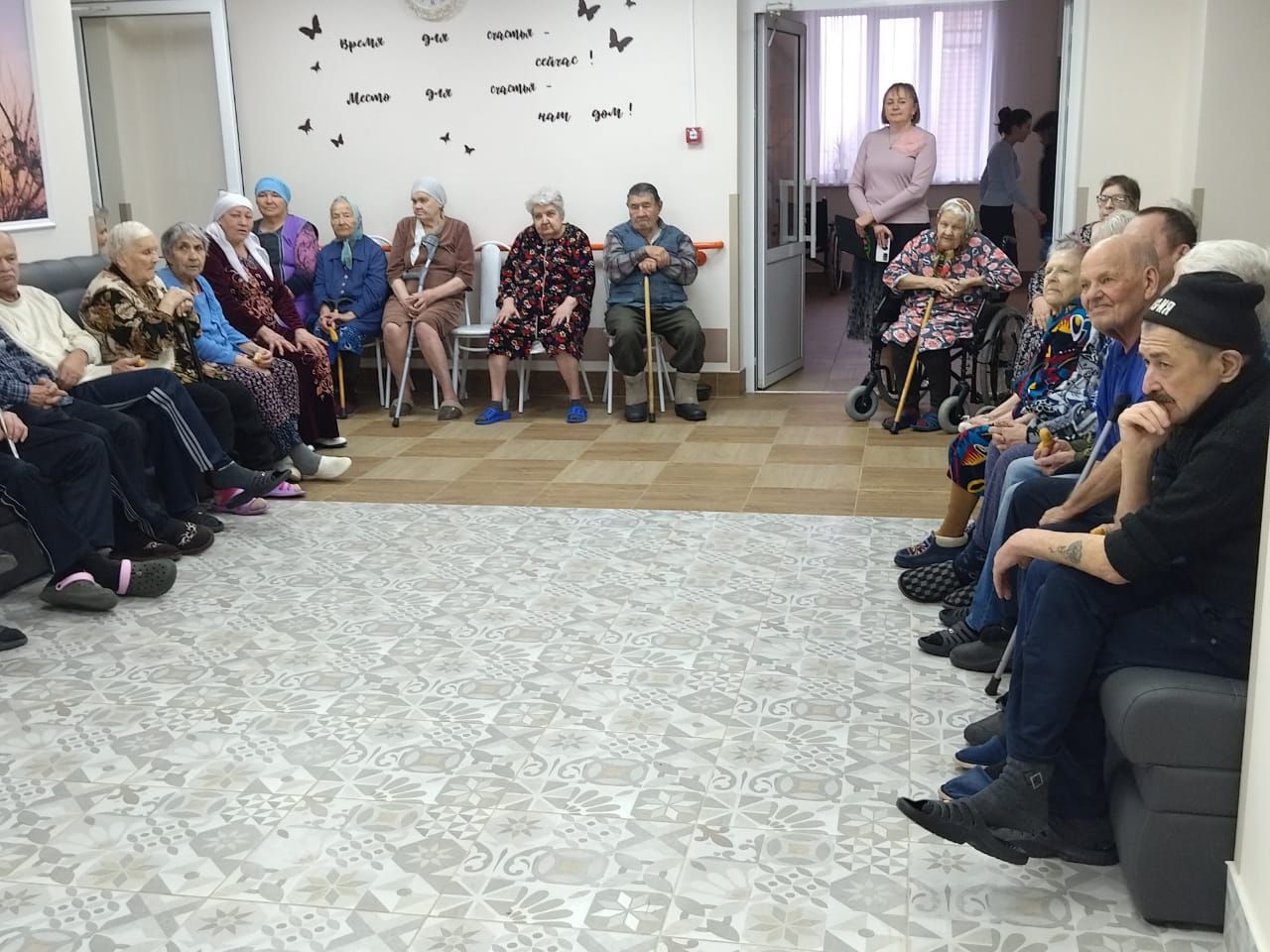 В Лениногорском доме-интернате для престарелых и инвалидов провели благотворительный концерт