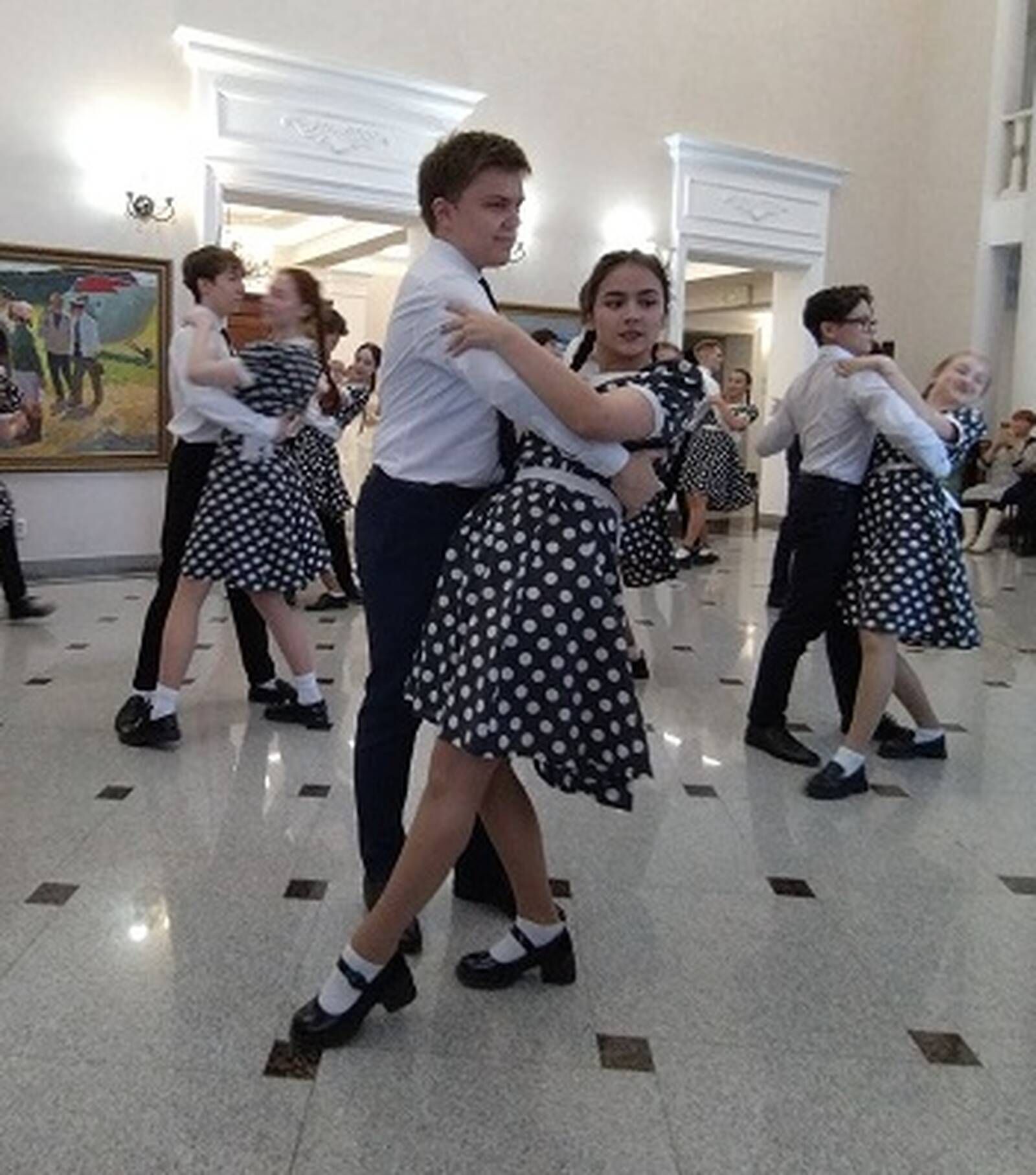 Во Дворце культуры Лениногорска прошел торжественный бал в честь Дня защитника Отечества