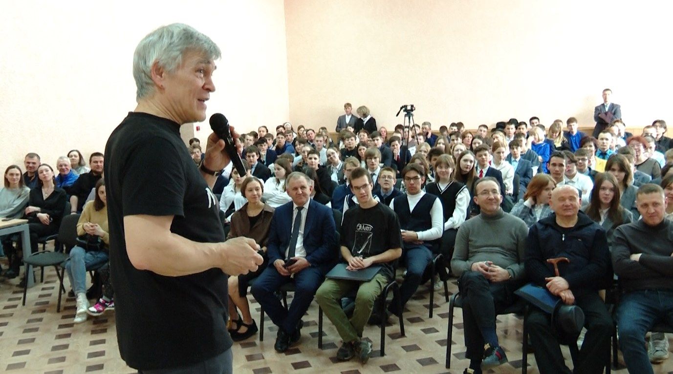 Известные учёные-астрономы пригласили школьников из Лениногорска в Казанскую обсерваторию