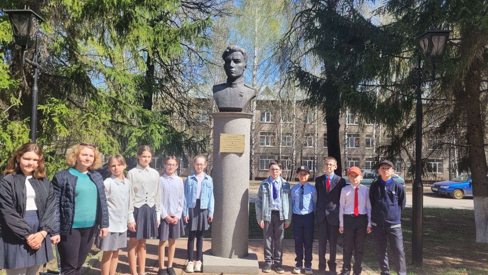 Юные лениногорцы побывали на Аллее героев