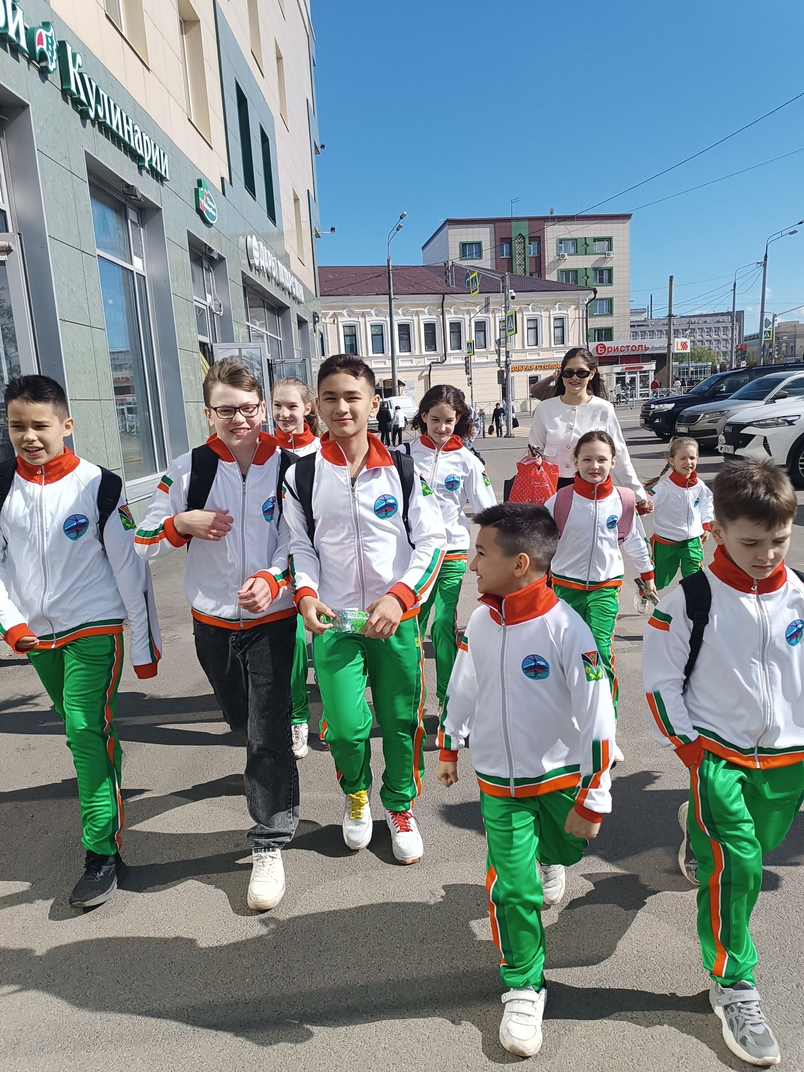 Лениногорские акробаты показали высокий уровень на всероссийских соревнованиях в Казани