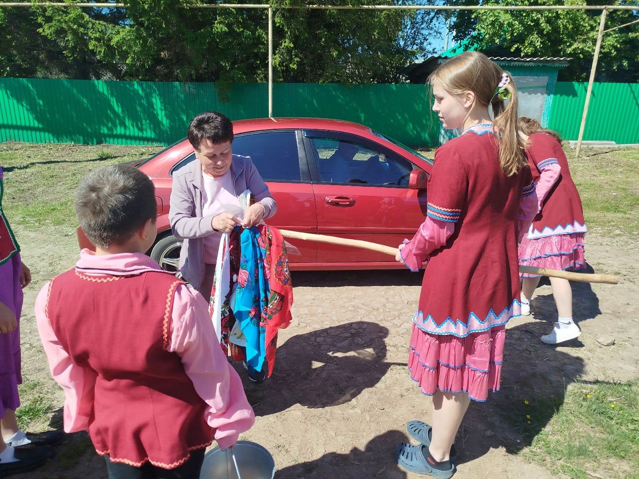 В Лениногорском районе прошёл старинный обряд сбора подарков для Сабантуя