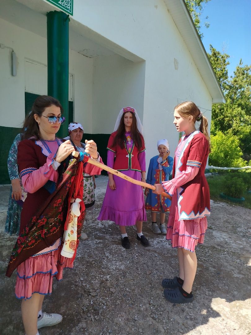 В Лениногорском районе прошёл старинный обряд сбора подарков для Сабантуя