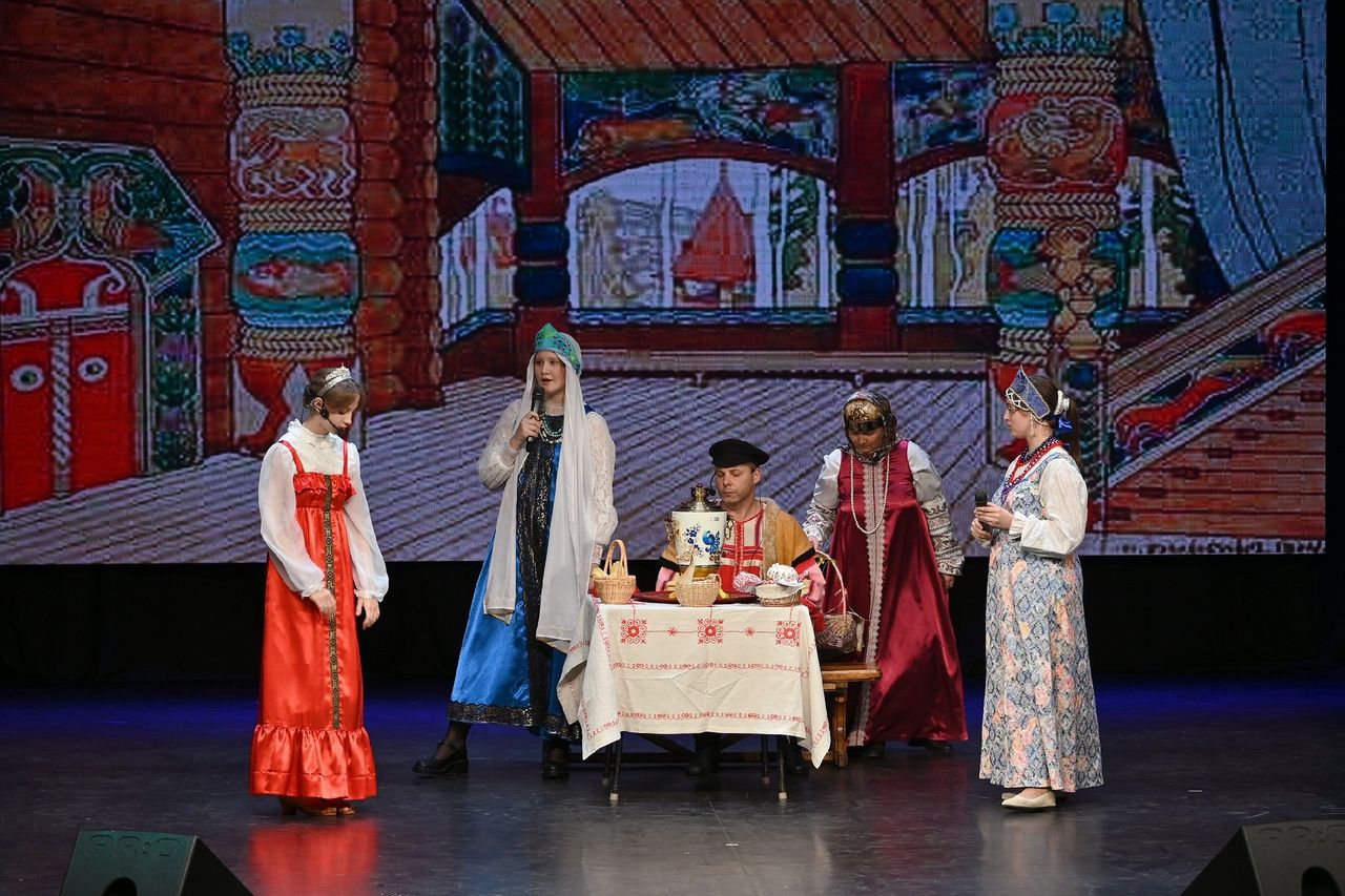 На главной сцене Лениногорска прошел спектакль «Аленький цветок»