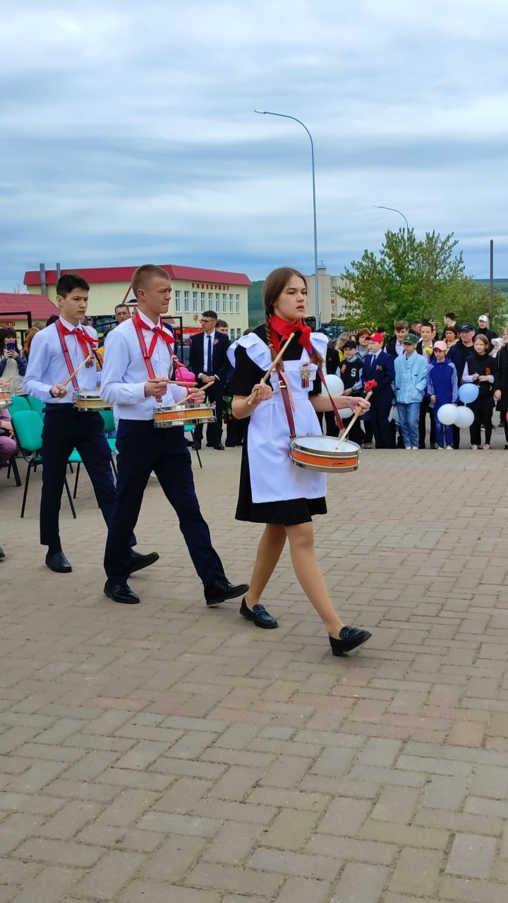 На родине трёх героев Советского Союза - посёлке Шугурово Лениногорского района прошёл митинг