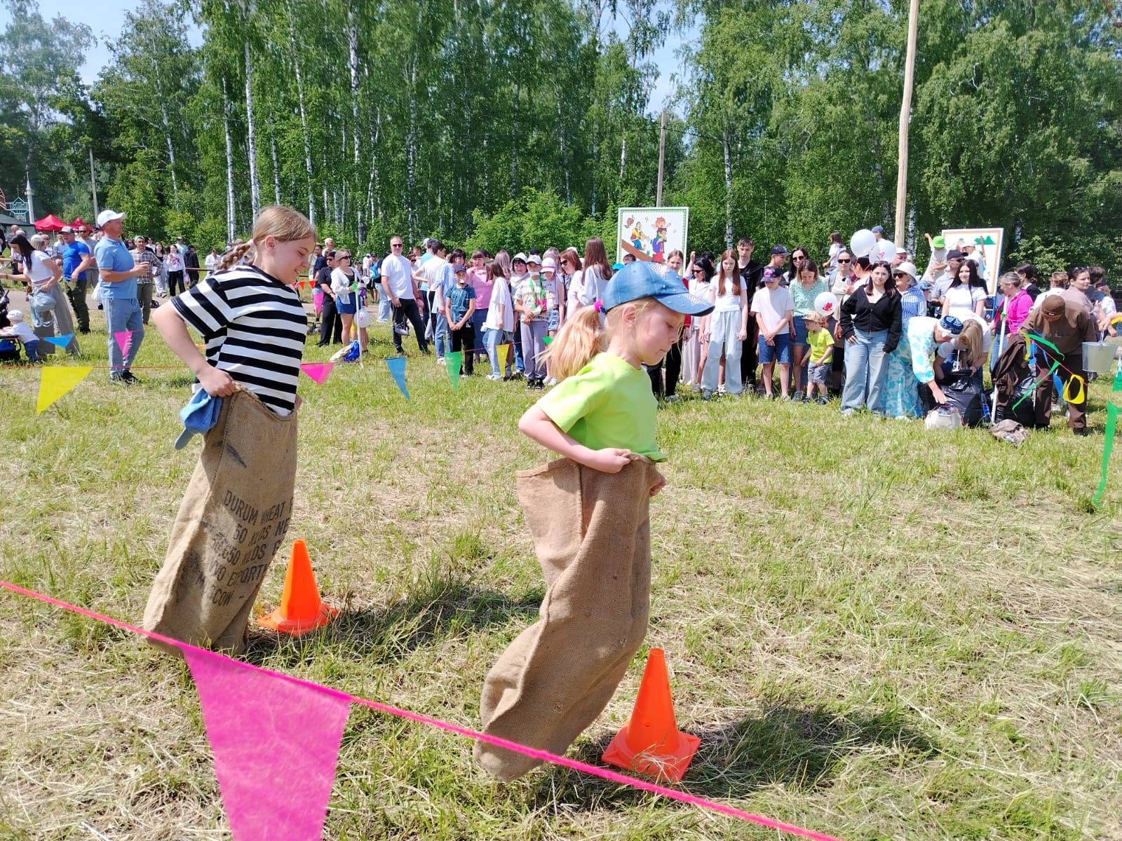 На Сабантуе лениногорцы состязались в народных играх