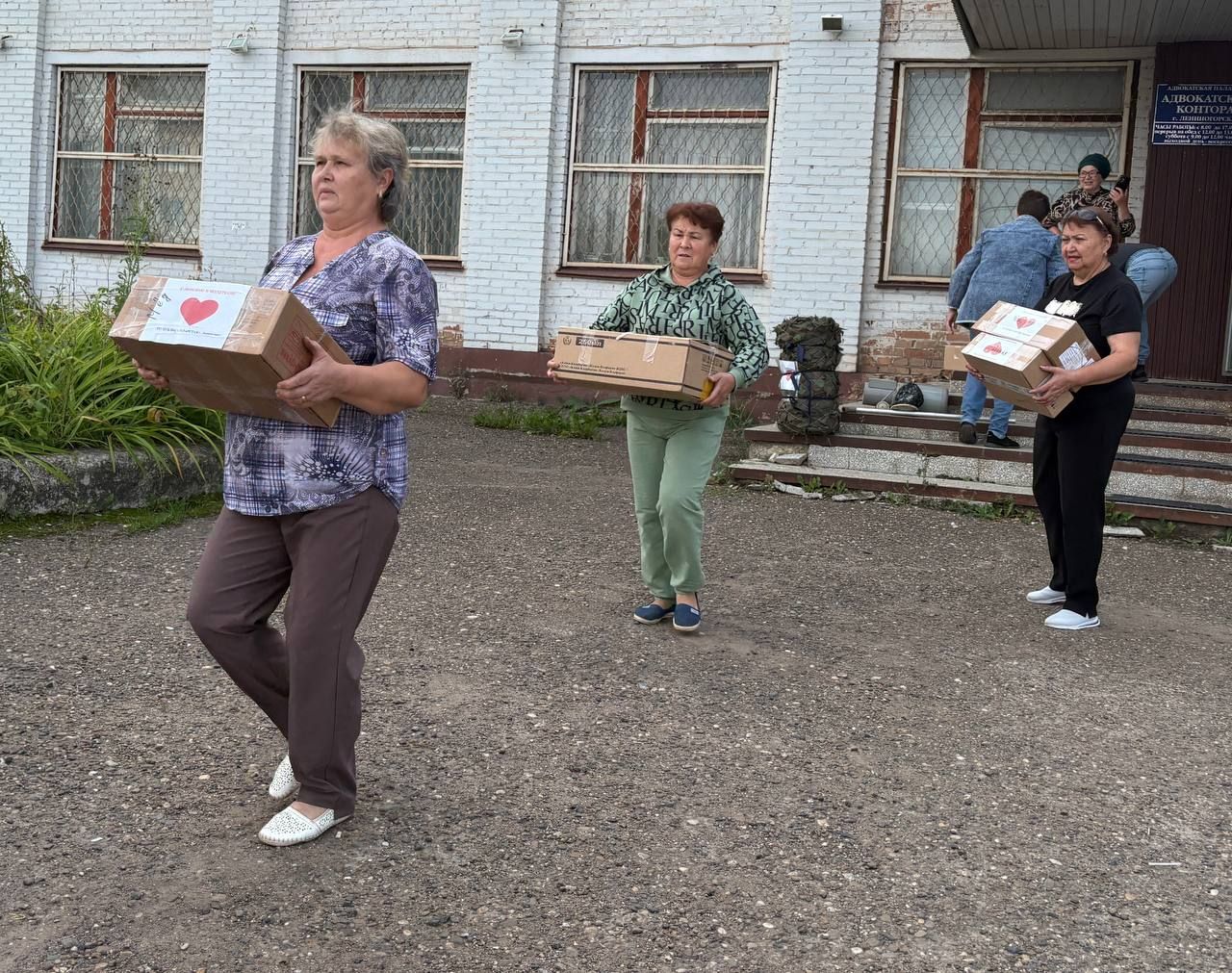 В Лениногорске волонтёрская группа «С любовью и молитвами» отправила очередной гуманитарный груз