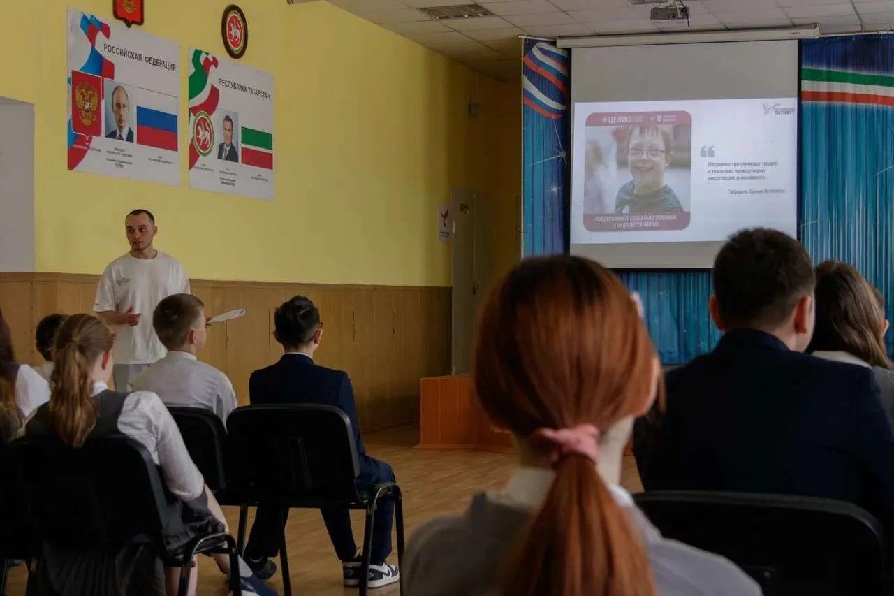 В лениногорской школе прошел «Самый главный урок в мире»