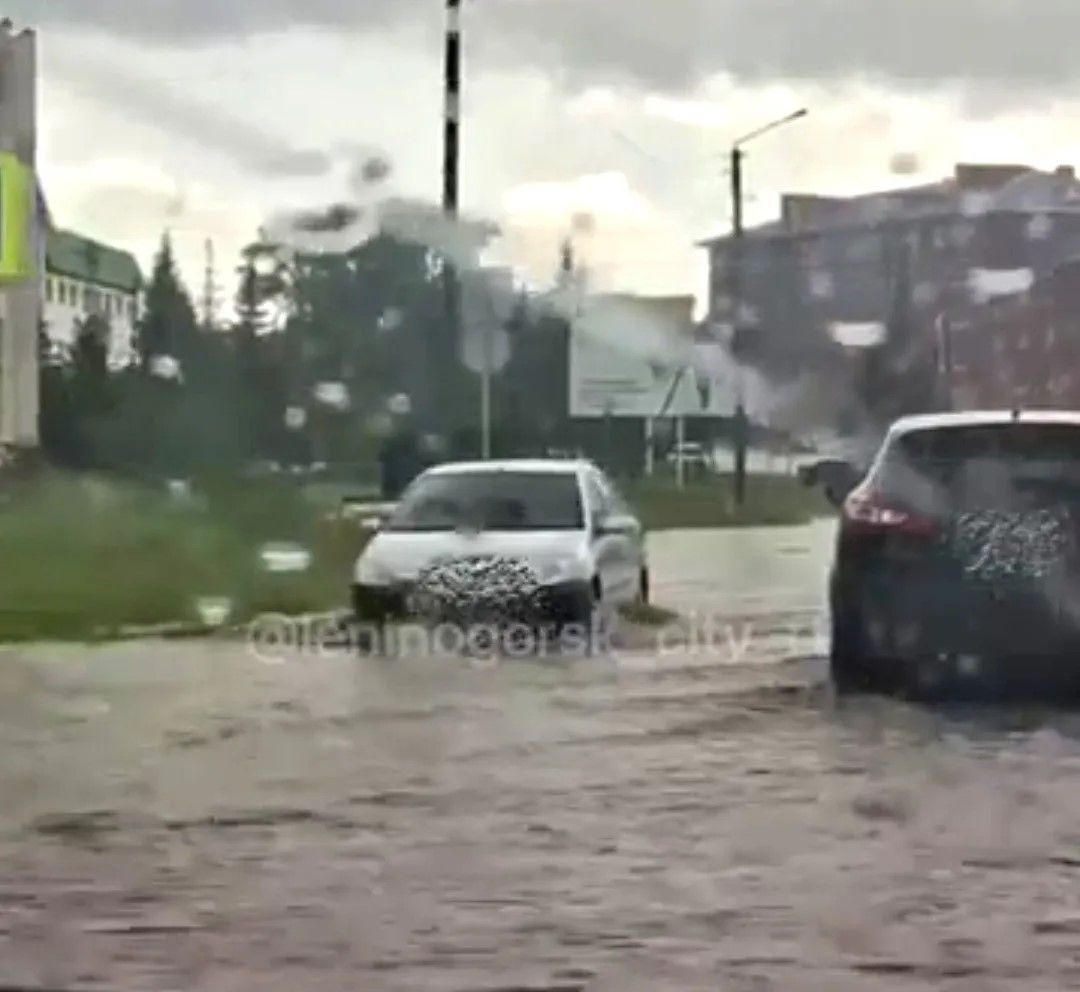 Одна из улиц Лениногорска ушла под воду после сильного дождя