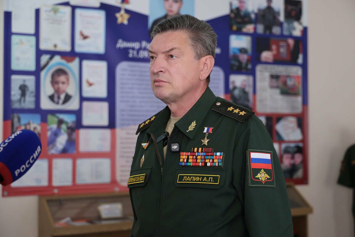 Герой России Александр Лапин проголосовал на выборах в Госдуму