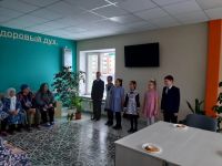 В Лениногорском районе школьники поздравили с праздником пациенток гериатрического центра