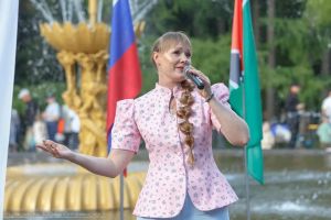 25 июня для лениногорцев выступит участница федеральной программы «Песни от всей души»