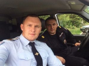Многодетную семью из Карелии, попавшую в беду на дороге, спас инспектор ДПС Лениногорска