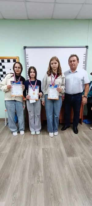 В Лениногорске состоялся шахматный турнир «Честь шахматной короны»