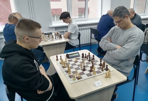 Владимир Шуваткин из Лениногорска стал победителем в абсолютном зачете по быстрым шахматам