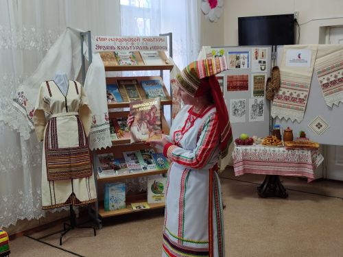 В Лениногорске прошёл познавательный час «Мордовский народ: культура, традиции и обычаи»