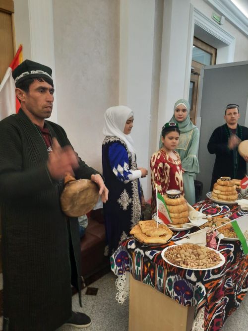В Лениногорске на празднике Навруз  звучали песни на разных языках, угощали сумаляком