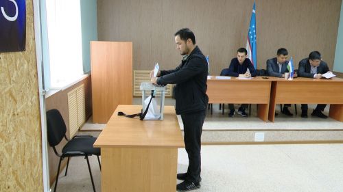Члены узбекской диаспоры Лениногорска голосовали за проект конституции Узбекистана