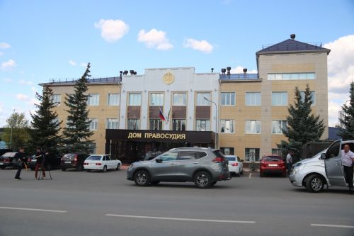 В Лениногорске продолжается дело о незаконной вырубке ели