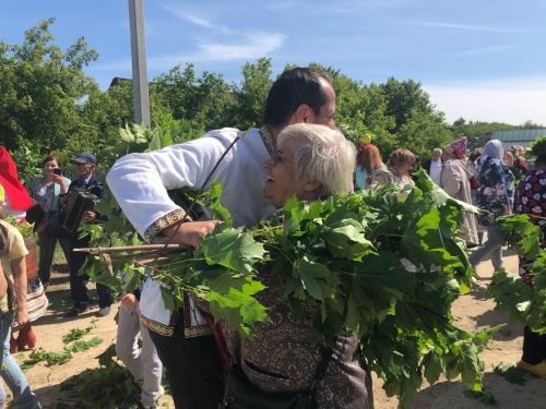 Два медведя стали главными героями на мордовском празднике в Лениногорском районе