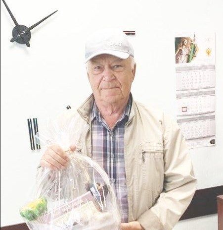 В Лениногорске судья в отставке Наил Мурзин получил поздравление от коллег