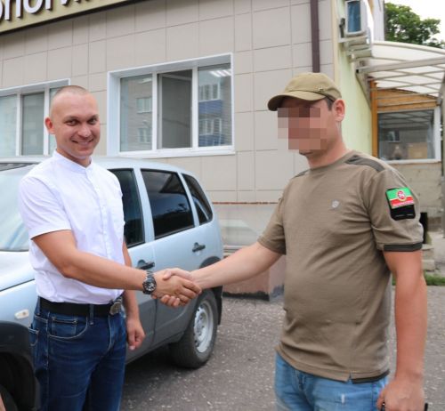 Мобилизованному из Лениногорска вручили ключи от автомашины