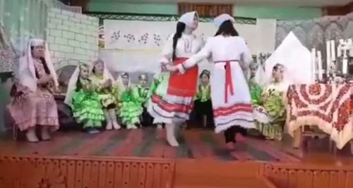 В селе Сарабикулово Лениногорского района дети играли в старинные татарские народные игры