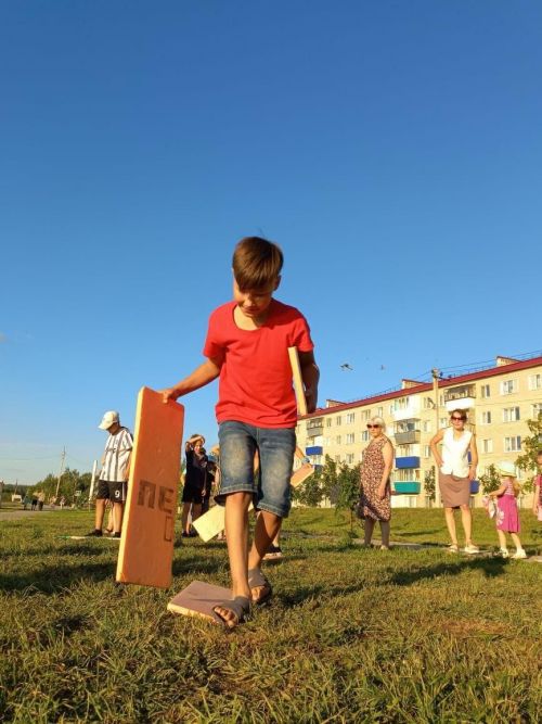 В микрорайонах Лениногорска проходят игровые программы для детей и подростков