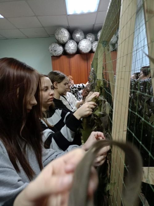 Молодежь Лениногорска помогает фронту