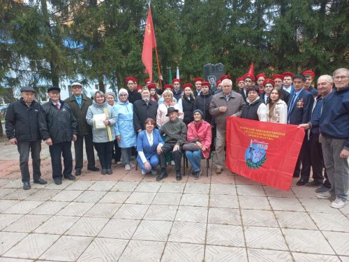 В Лениногорске на месте гибели Александра Кондратьева, был установлен памятный камень