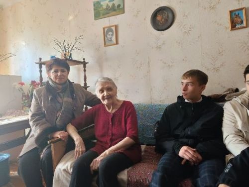 Студенты Лениногорского техникума посетили «детей войны»
