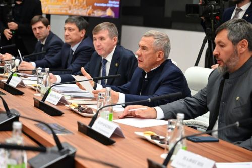 Рустам Минниханов провел совещание глав субъектов РФ — членов Ассоциации инновационных регионов России