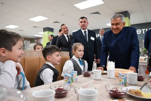 Рустам Минниханов открыл два новых образовательных учреждения в Казани и Набережных Челнах