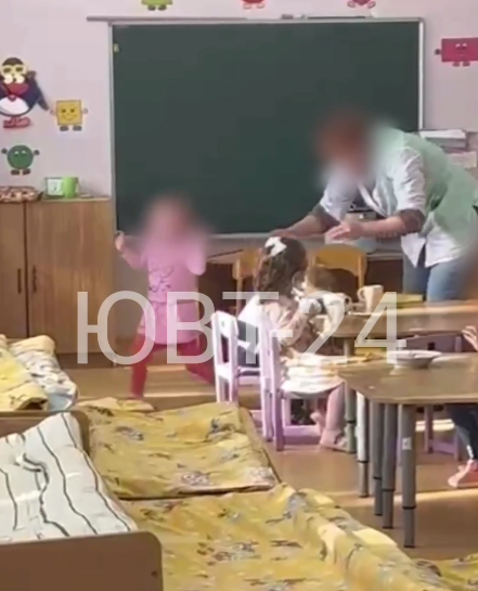 Воспитательницу детского сада в Альметьевске уволили за грубое обращение с ребенком