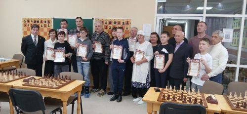 Семья Пушкаревых из Лениногорска победила в республиканском шахматном турнире в Альметьевске