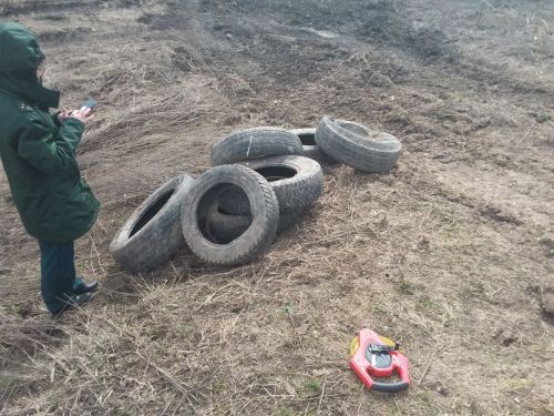В Лениногорском районе сотрудники ГАИ совместно с экологами выявили свалки в придорожных зонах