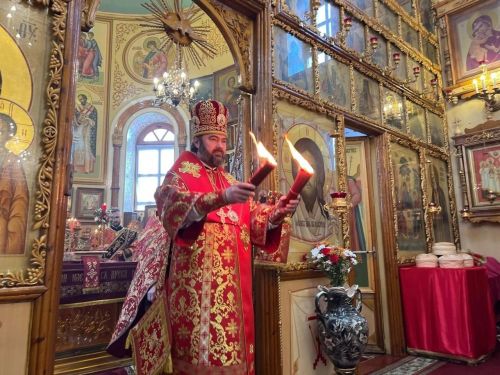 В Лениногорск в Свято-Троицкий храм был доставлен Благодатный огонь