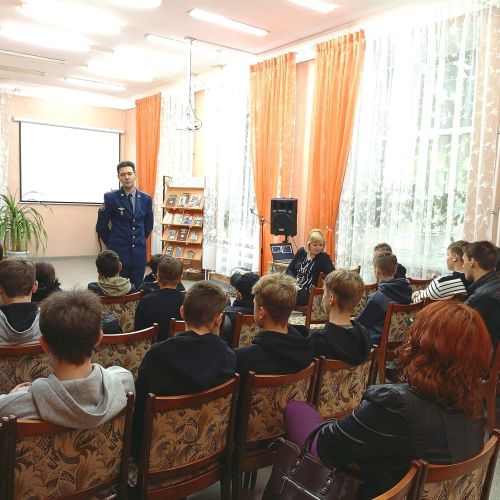 Лениногорским подросткам о подростковой преступности рассказал офицер внутренней службы исполнения и наказания