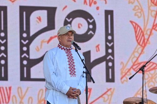 Рустам Минниханов принял участие в русском народном празднике «Каравон»