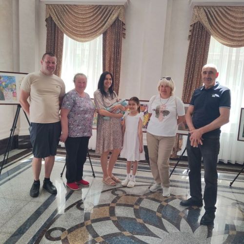 Новорожденного малыша в День защиты детей поздравили в отделе ЗАГСа Лениногорска