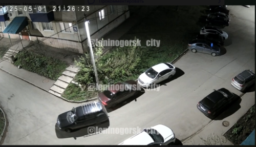 В Лениногорске видеокамера зафиксировала, как водитель совершил ДТП и скрылся