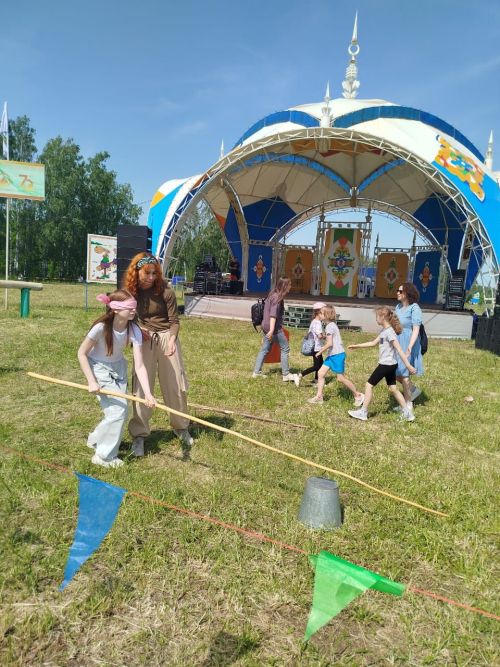 На Сабантуе лениногорцы состязались в народных играх